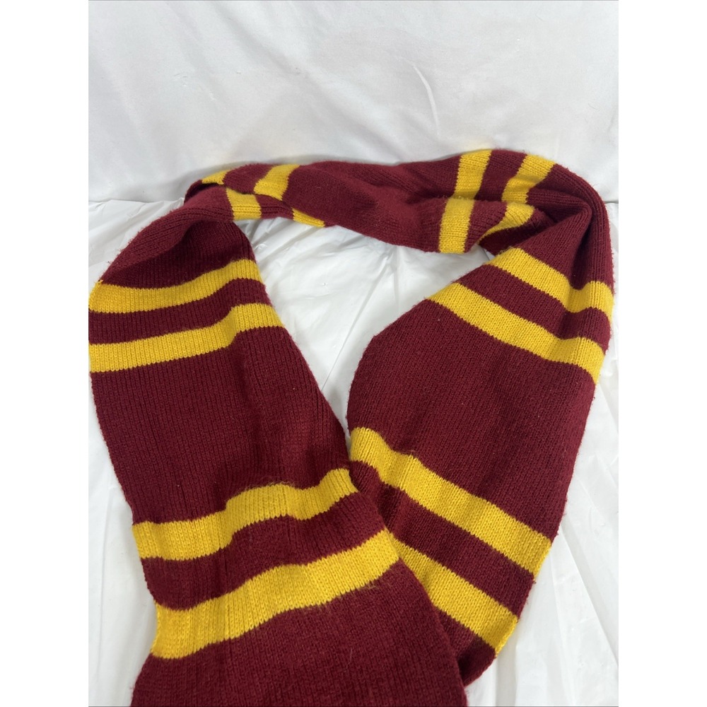 WIZARDING WORLD OF HARRY POTTER GRYFFINDOR KNIT SCARF - Picture 5 of 9